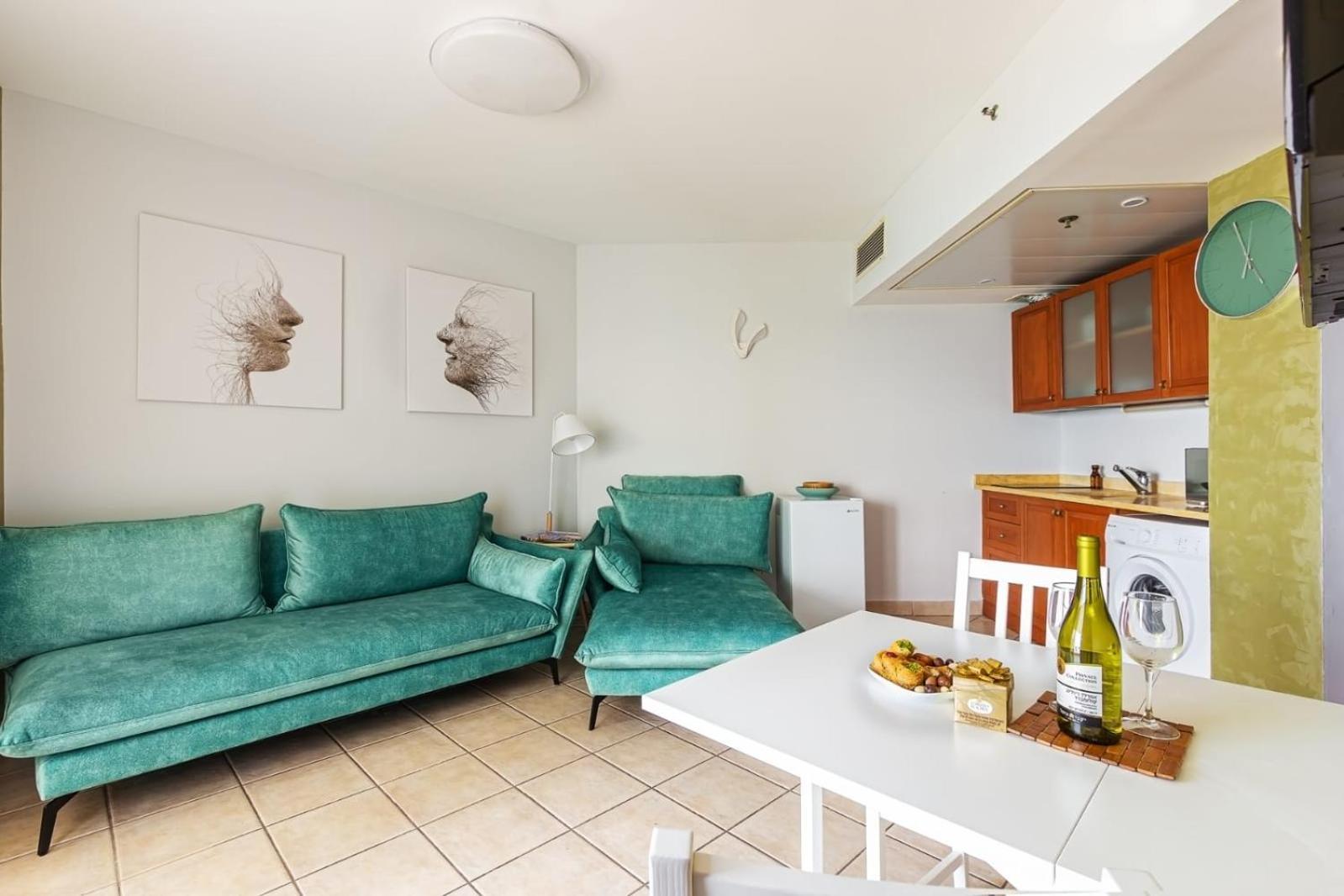 Go To Apartments In Leonardo Bat Yam Chambre photo