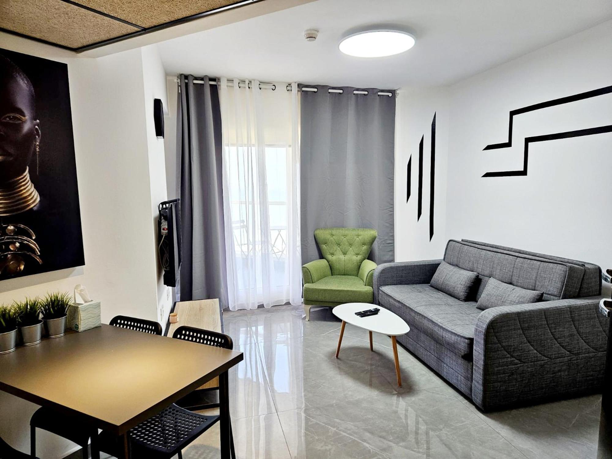 Go To Apartments In Leonardo Bat Yam Chambre photo