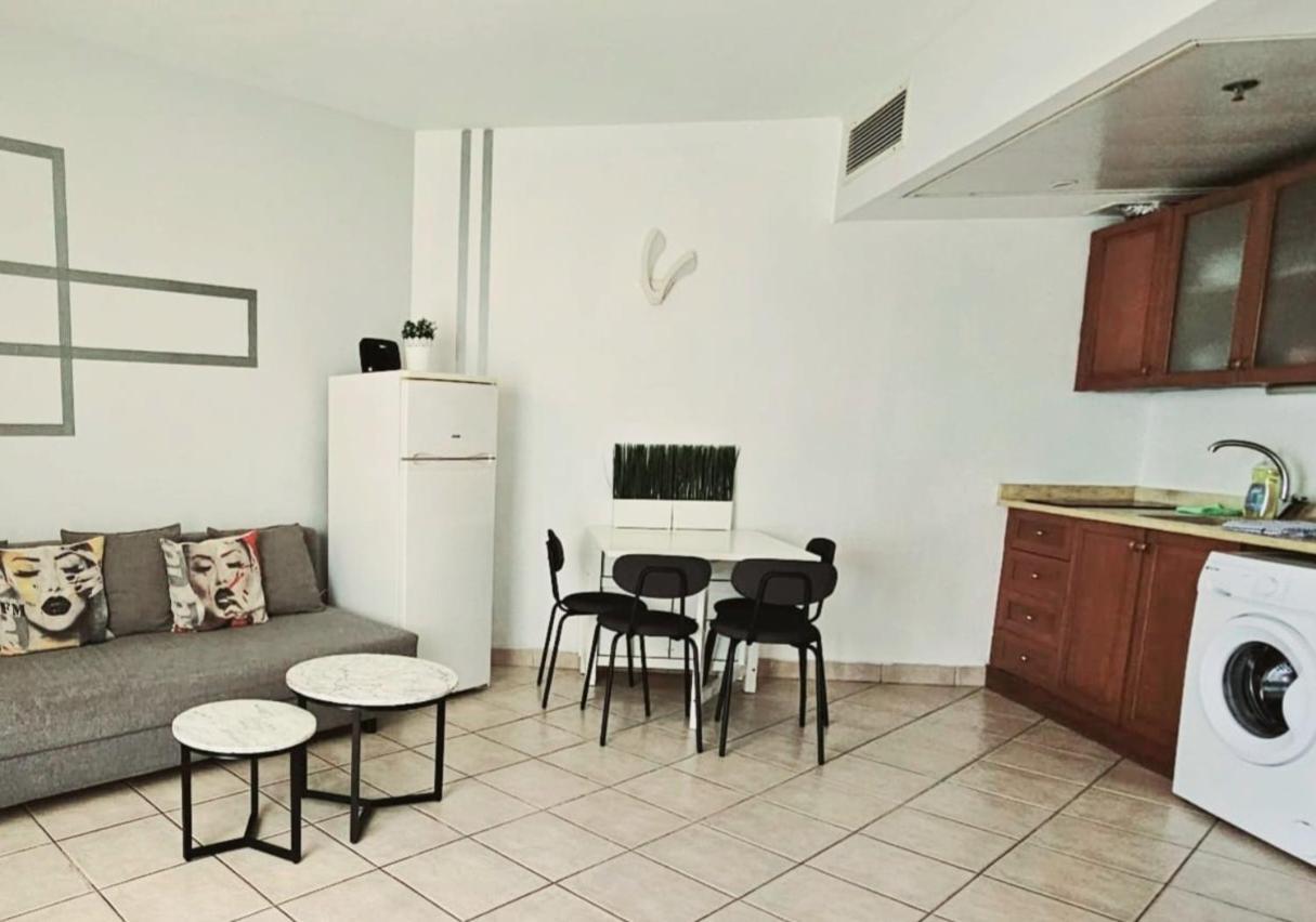 Go To Apartments In Leonardo Bat Yam Chambre photo