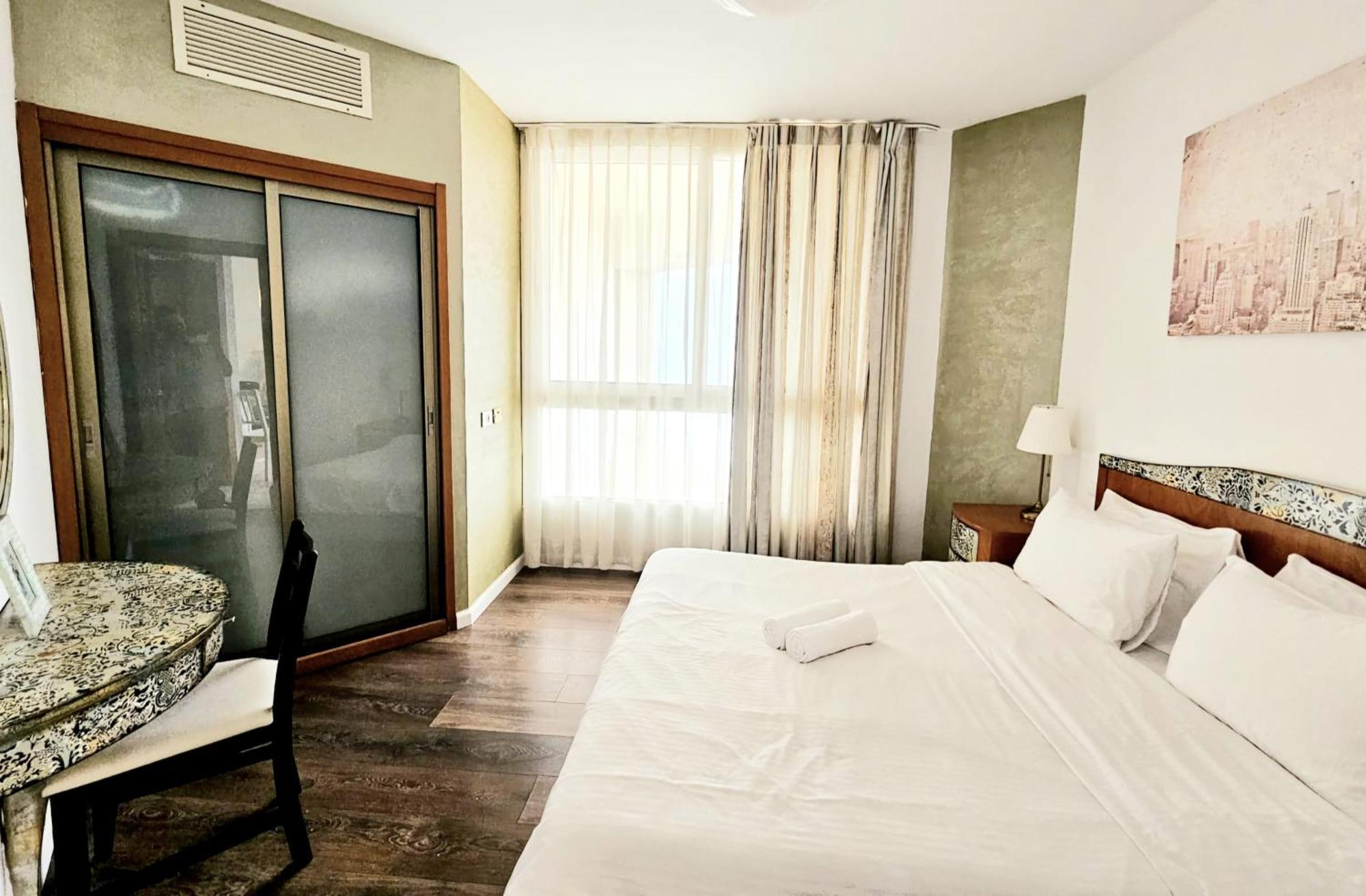 Go To Apartments In Leonardo Bat Yam Chambre photo